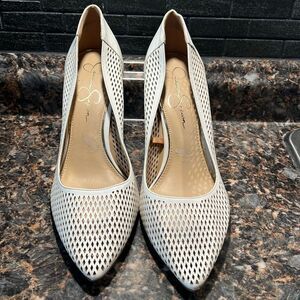 White Jessica Simpson Heels sz 10M.  heel height 3 3/4”